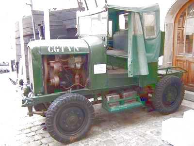 Tracteur Latil musée de la Batellerie