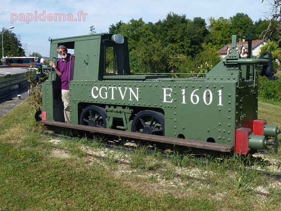 Tracteur Applevage II à Condé-sur-Marne